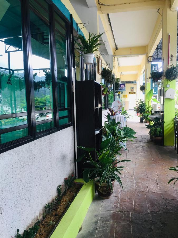 Oyo 90760 Lily Haven Hotel Tanah Rata Exteriör bild
